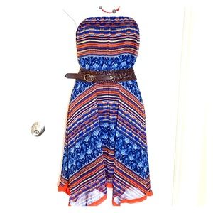 Beautiful strapless dress. Perfect for summer!